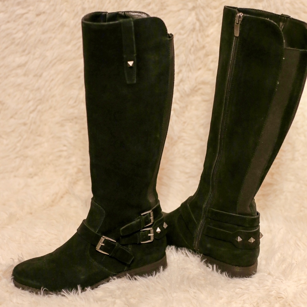 Black suede Marc Fisher boots-Never worn! 6